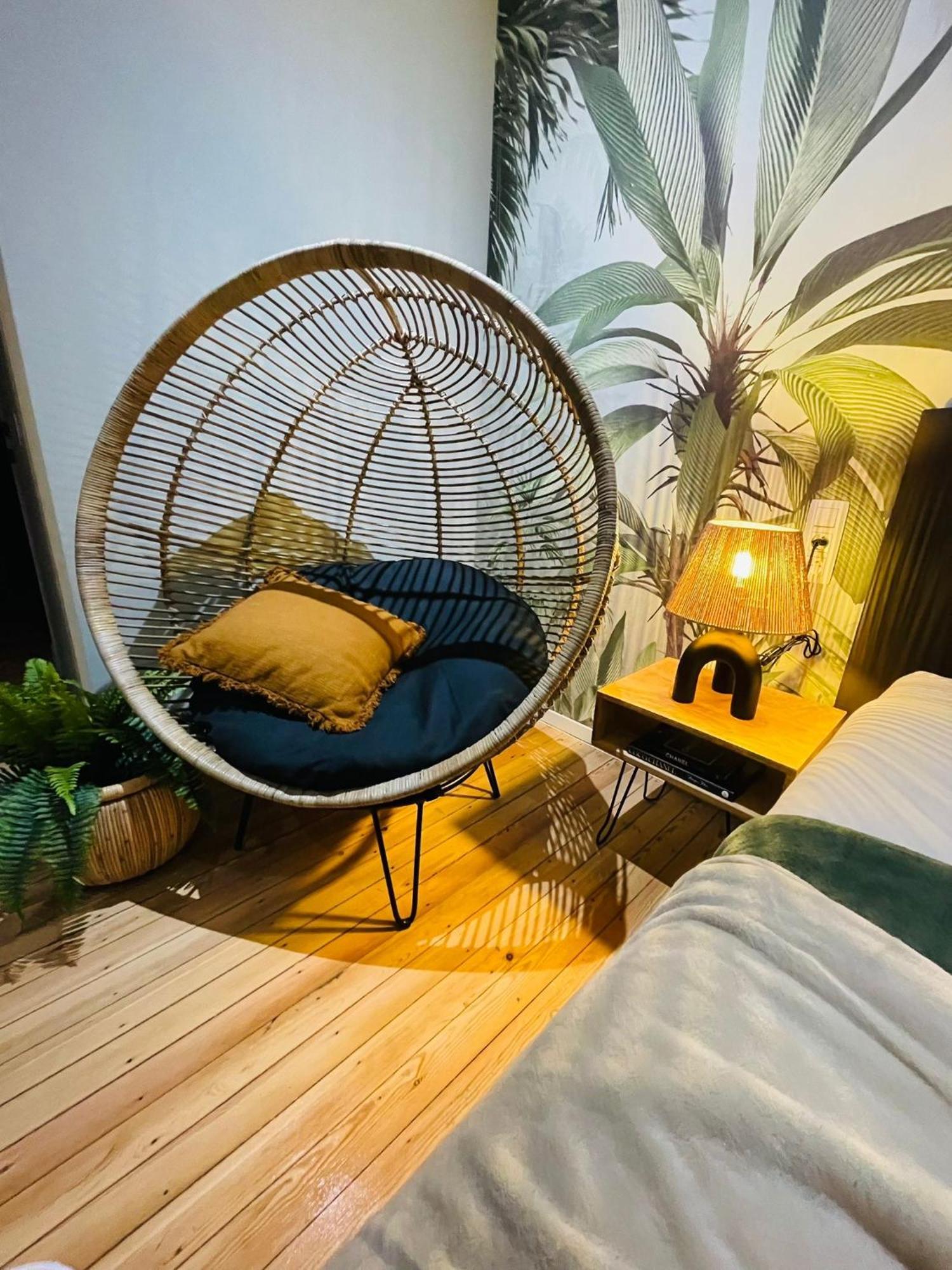 Appartement Exotique Avec Bain Balneo リエージュ エクステリア 写真