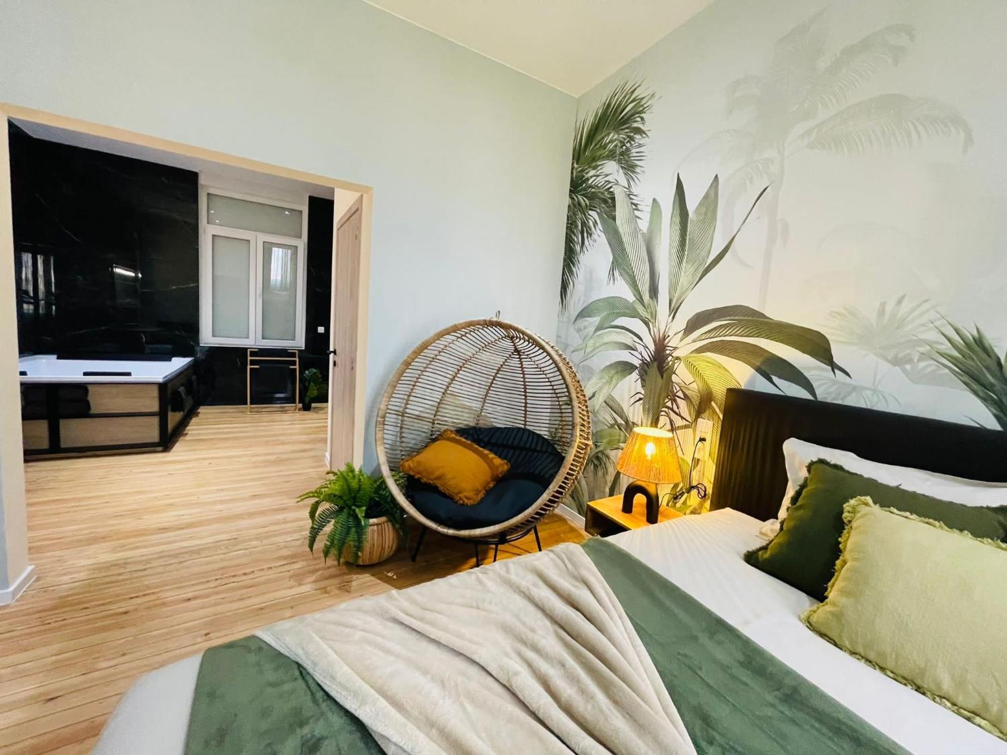 Appartement Exotique Avec Bain Balneo リエージュ エクステリア 写真